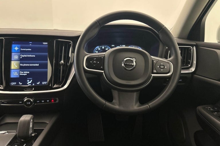 2022 Volvo V60 Momentum, B3 mild hybrid ESTATE Petrol/Electric Hybrid Automatic