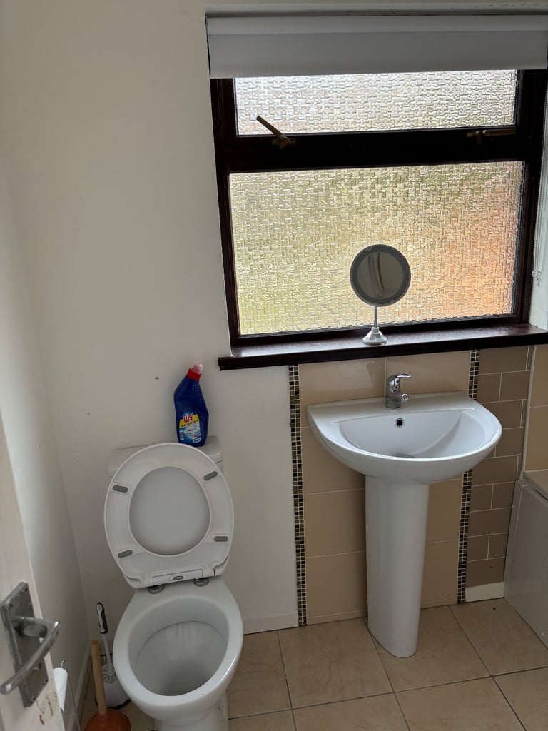 3 bedroom house to let springvale gardens area north belfast