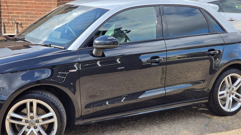 AUDI A1 1.4 TFSI S line Sportback S Tronic Euro 5 5dr 2012