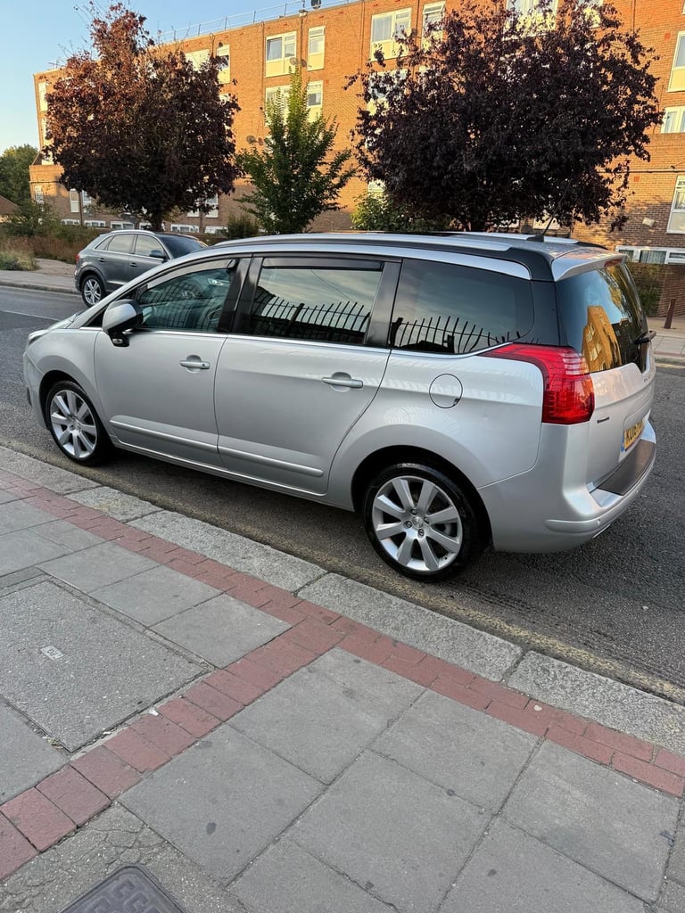 Peugeot, 5008, MPV, 2016, Semi-Auto, 1560 (cc), 5 doors