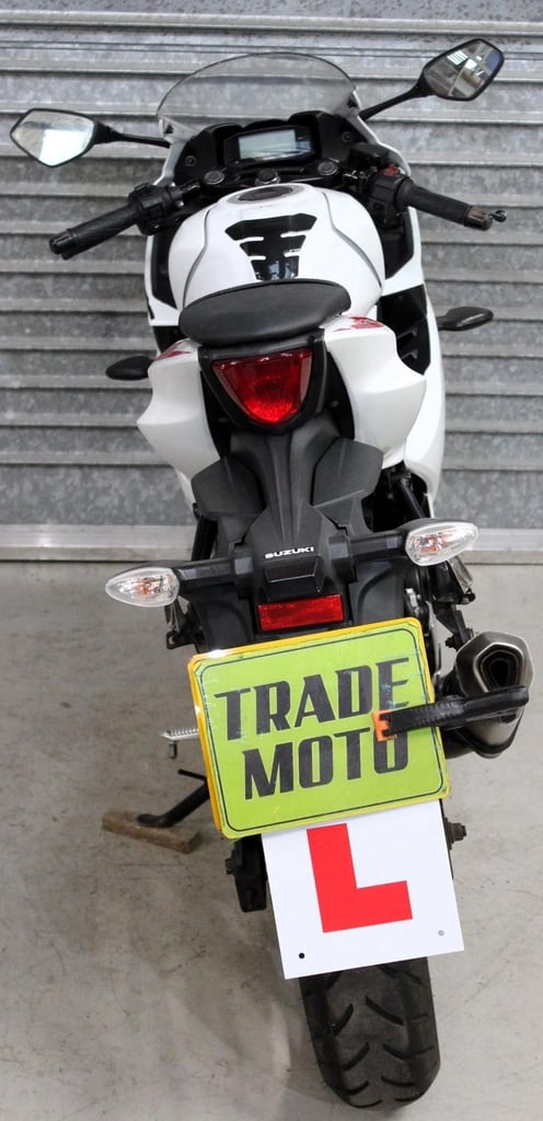 2019 69 SUZUKI GSXR 125 ABS GSX-R125 LEARNER LEGAL TRADE SALE WHITE 14K NEW MOT
