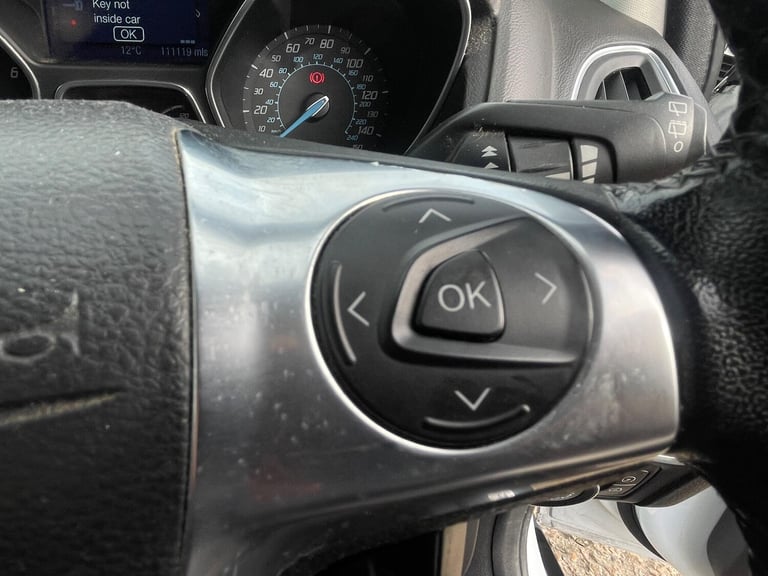 2011 Ford Focus 1.6 Titanium Euro 5 5dr HATCHBACK Petrol Manual