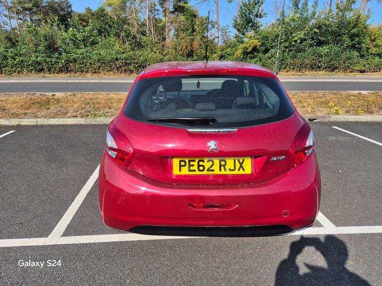 Peugeot, 208, Hatchback, 2012, Manual, 1199 (cc), 5 doors