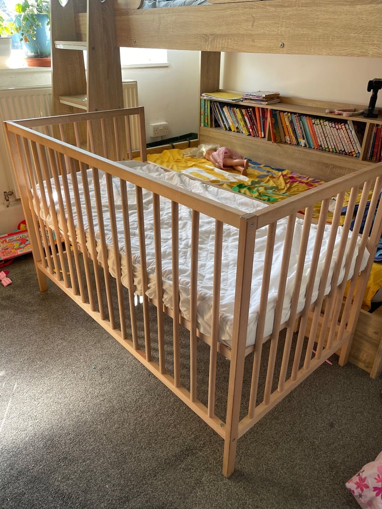 Cot bed