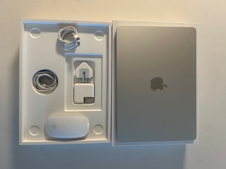 13-inch MacBook Air with Apple M2 chip, 2024. 8GB unified memory 256GB SSD.