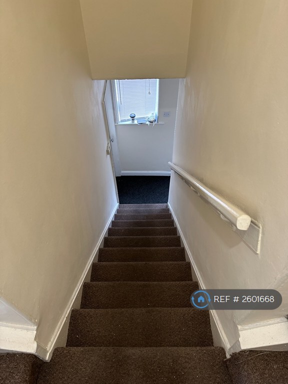 2 bedroom house in Leasowe Road, Leeds, LS10 (2 bed) (#2601668)