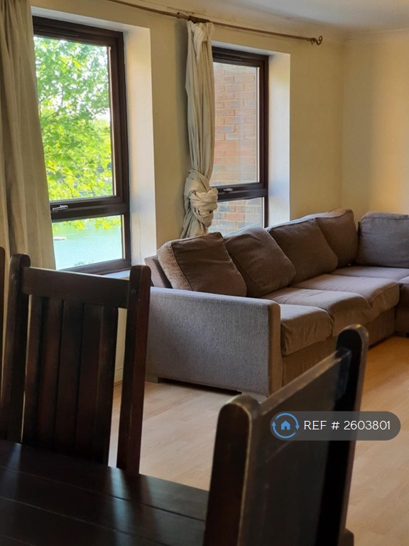 3 bedroom house in Smith Close, London, SE16 (3 bed) (#2603801)