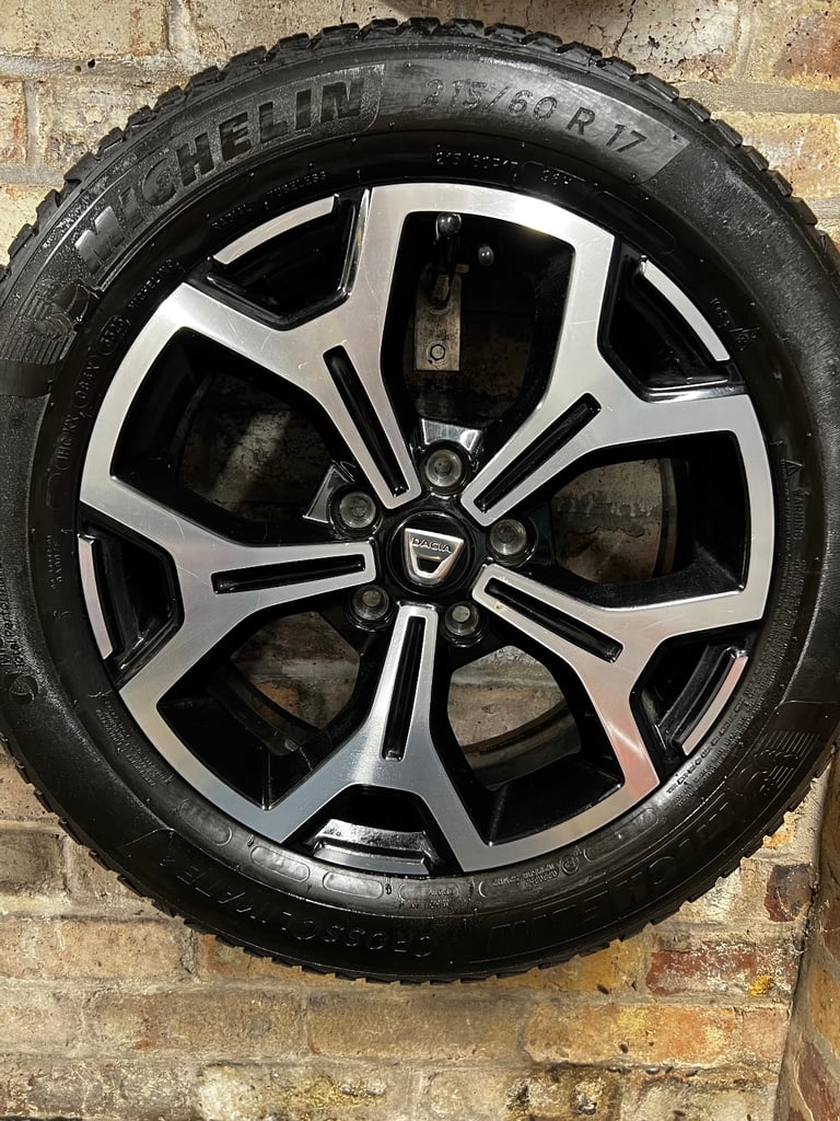 Dacia Duster II 17” Maldives Alloy Wheels & Michelin CrossClimate 2 All Season Nearly New Tyres