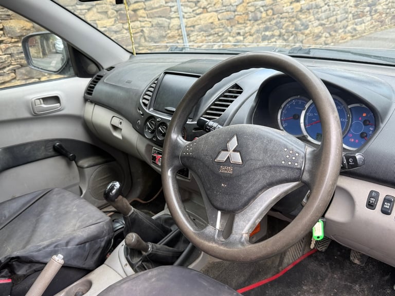2008 MITSUBISHI L200 4-WORK D/C DOUBLE CAB MANUAL DIESEL 4X4 GREEN