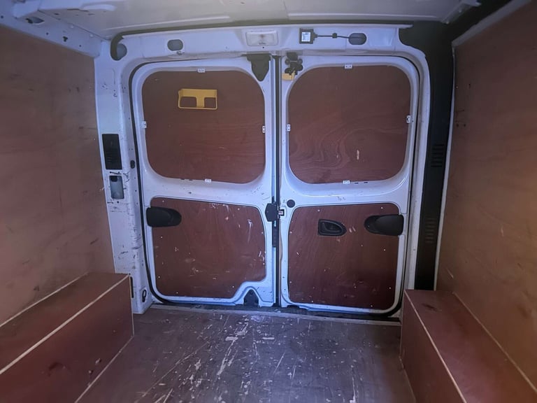 2022 Renault Trafic 2.0 Trafic LL30 Business Blue dCi Panel Van Diesel Manual