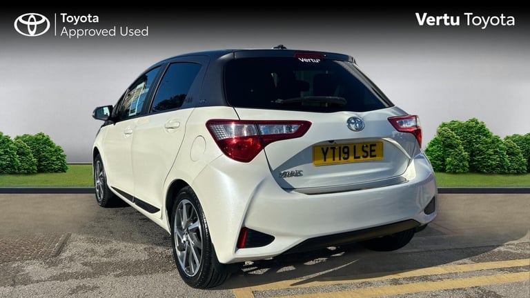 2019 Toyota Yaris 1.5 VVT-i Y20 5dr [Bi-tone] HATCHBACK PETROL Manual