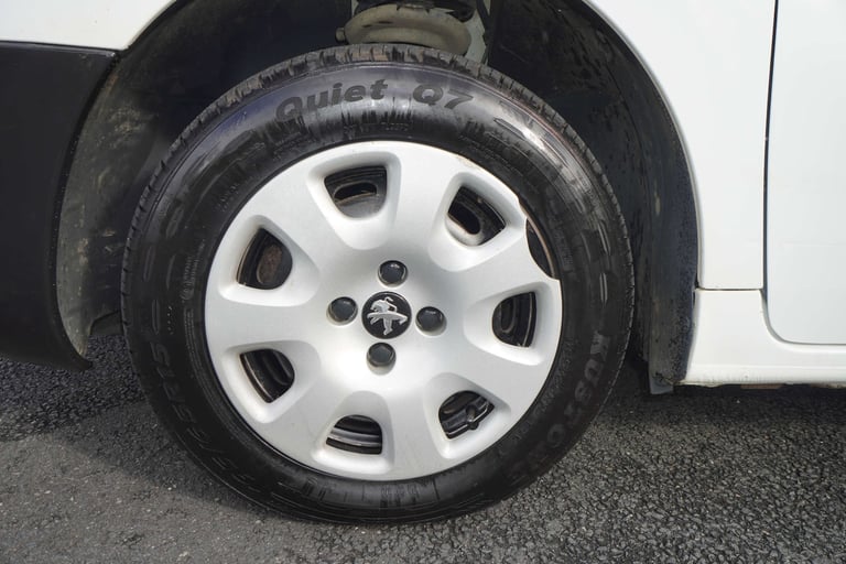 2018 Peugeot Partner 1.6 Partner Professional L1 Blue HDi + EURO 6 Panel Van Diesel Manual