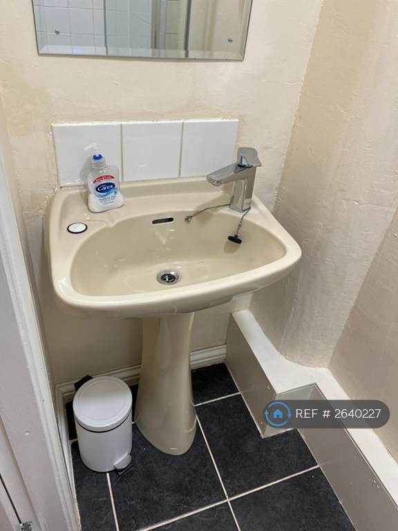 1 bedroom flat in Bath Street, Nottingham, NG1 (1 bed) (#2640227)