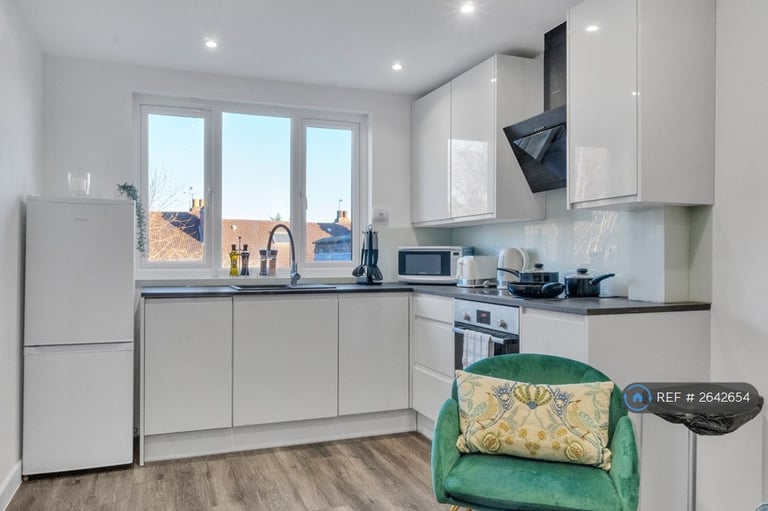 2 bedroom flat in Mount Road, London, NW4 (2 bed) (#2642654)