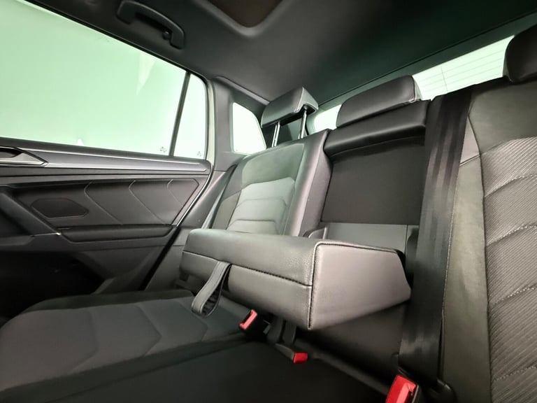  Volkswagen Tiguan 2.0 TDI BlueMotion Tech R-Line DSG 4Motion Euro 6 (s/s) 5dr Diesel Automatic