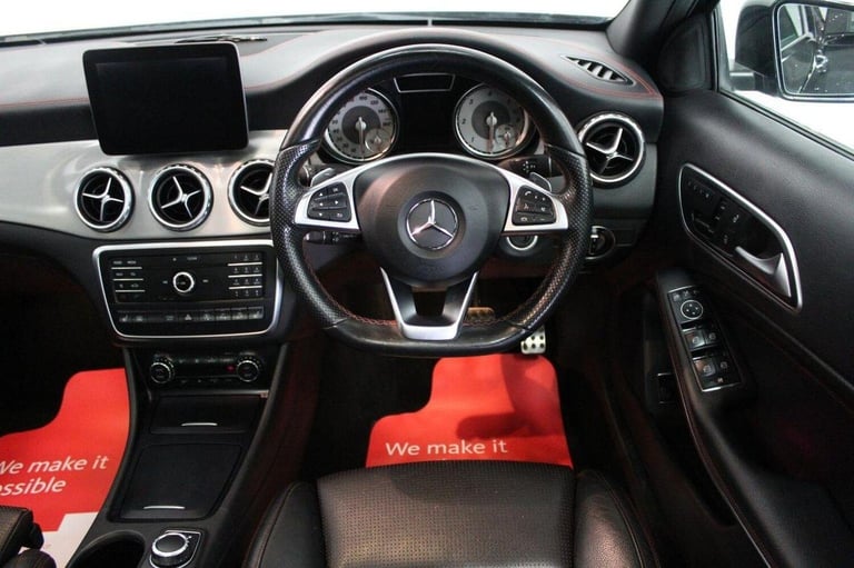 MERCEDES-BENZ GLA CLASS 2.1 GLA220d AMG Line (Premium Plus) 7G-DCT 4MATIC Euro