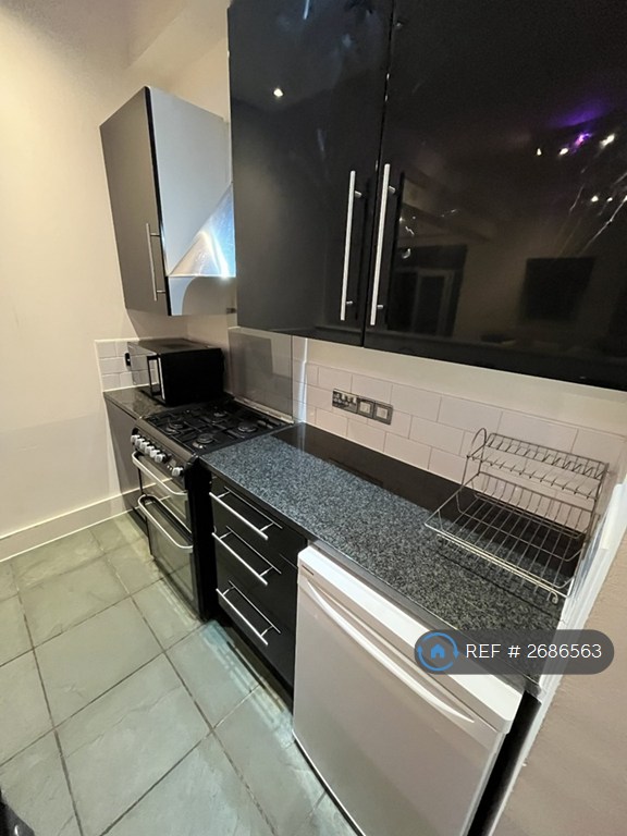 2 bedroom flat in Sunlight Square, London, E2 (2 bed) (#2686563)