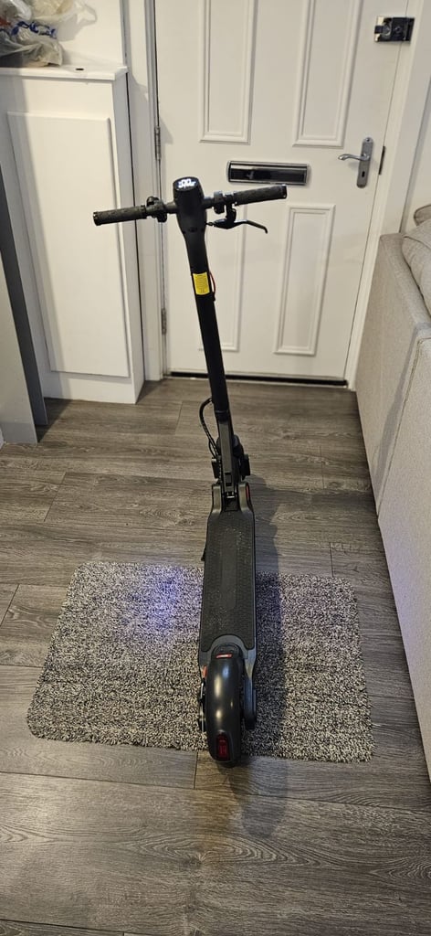 Electric Scooter 350W Great condition - Black & Foldable