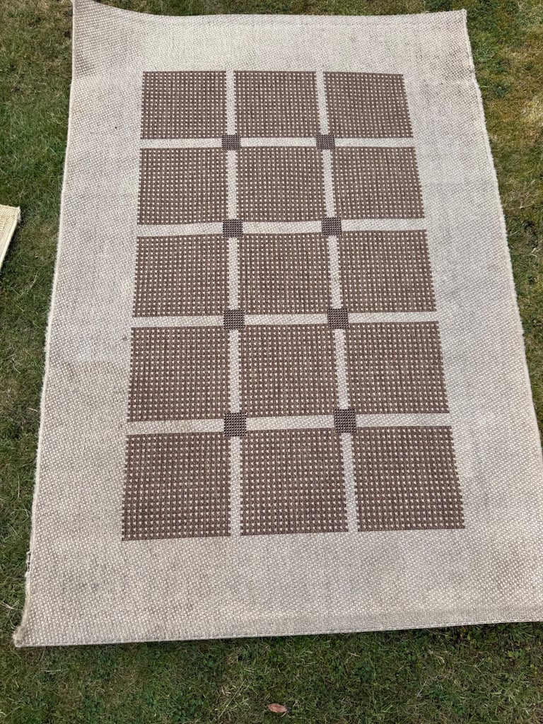 Beige rug 