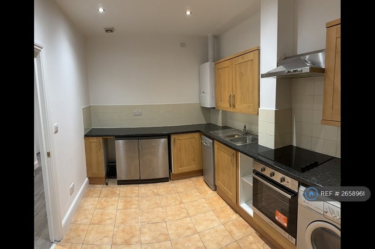 1 bedroom flat in Park Road, London, N14 (1 bed) (#2658961)