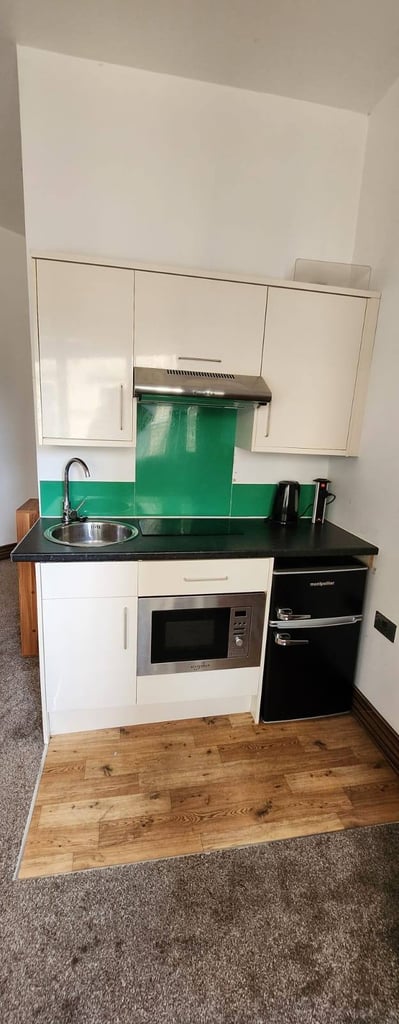 DSS/UC - Studio Flat Apartment - To Rent - Bills Included 