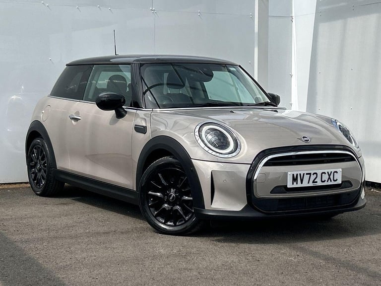 image for 2022 MINI Hatch 1.5 Cooper Classic Hatchback 3dr Petrol Steptronic Euro 6 (s/s) (136 ps) Hatchbac...