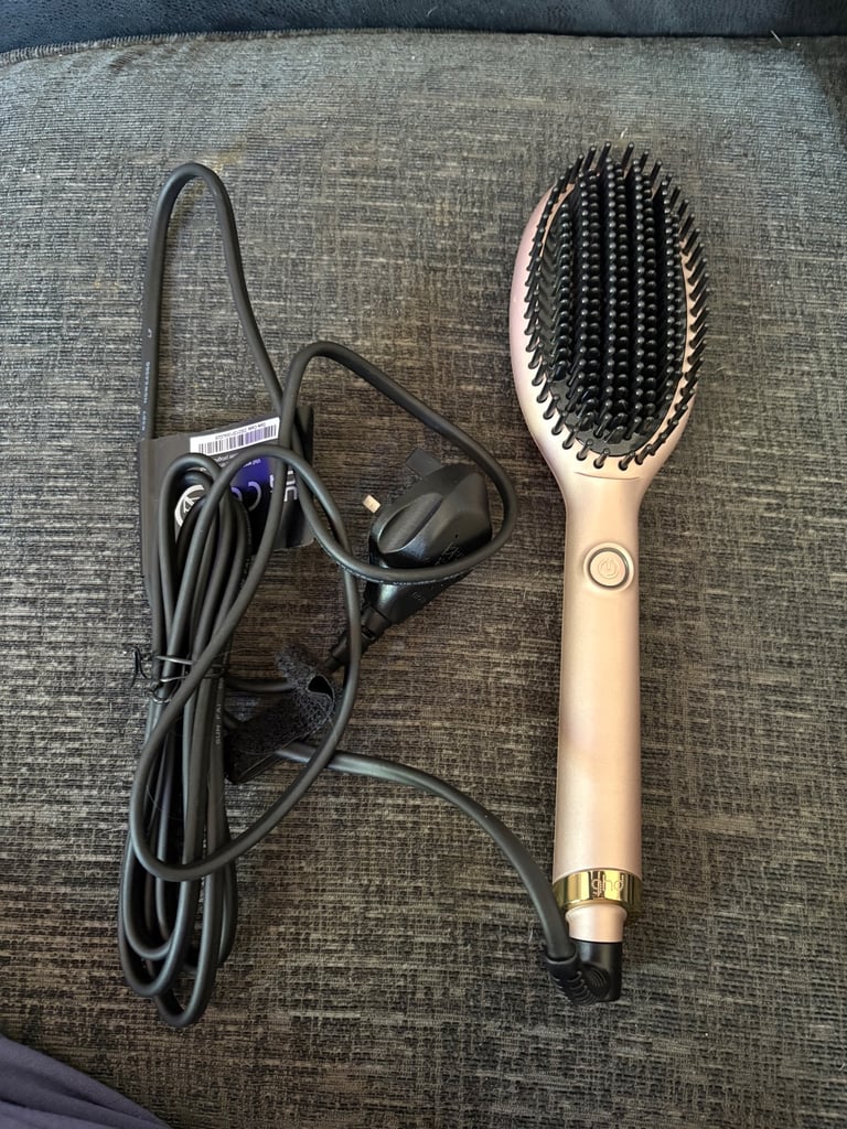 BNIB GHD smoothing hot brush 