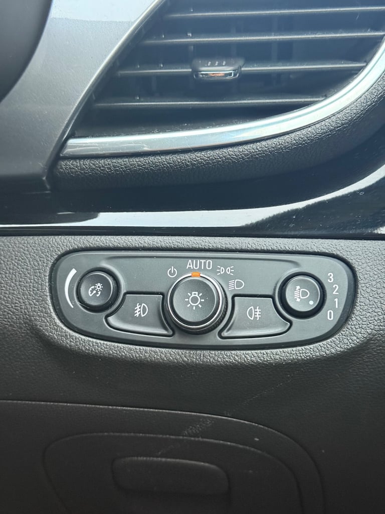 2017 Vauxhall Mokka X 1.6i Active 5dr HATCHBACK Petrol Manual