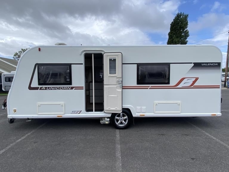 2018 BAILEY UNICORN VALENCIA 4 BERTH TOURING CARAVAN