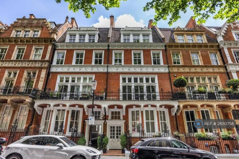 Studio flat in Creston House, London, W8 (#2650758)