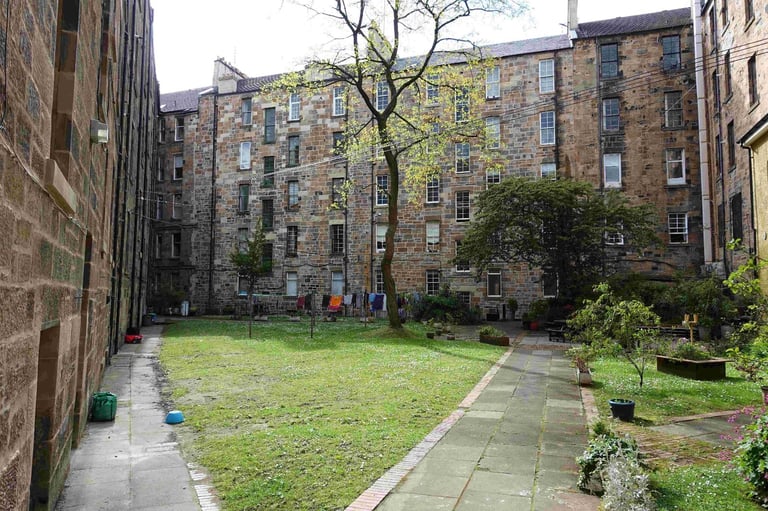 WEST END DOUBLE ROOM WITH PRIVATE ENTRANCE