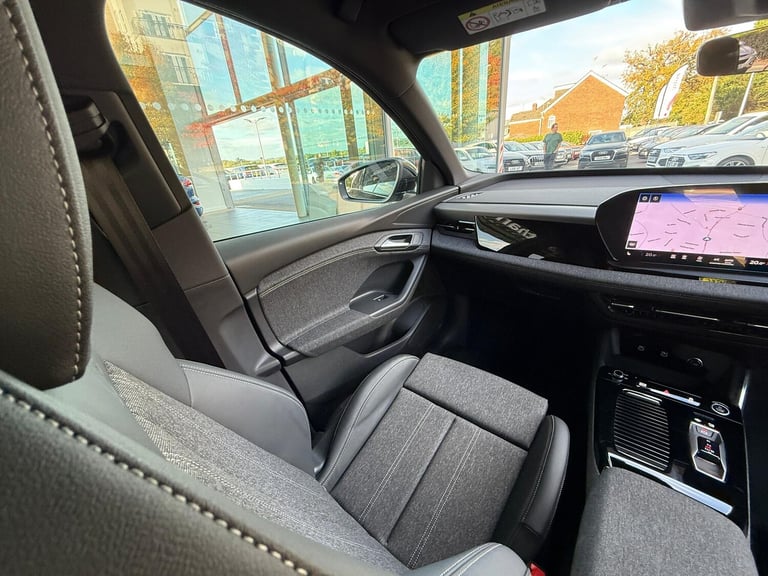2025 Audi Q6 e-tron 83kWh S line SUV 5dr Electric Auto (252 ps) ESTATE Electric Automatic
