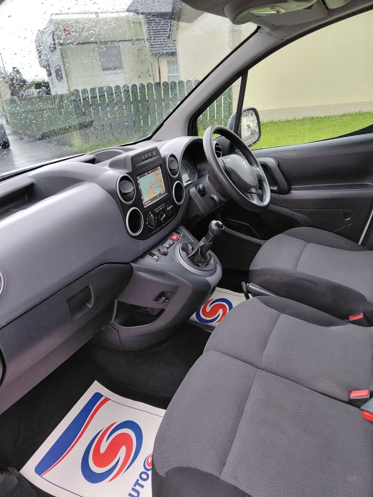 2017 Peugeot partner 1.6 hdi 3 seater 