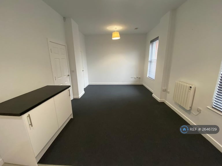 2 bedroom flat in Grange House, Darlington, DL1 (2 bed) (#2646729)