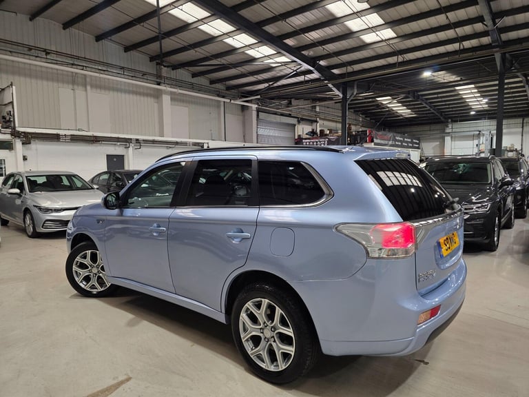 2015 Mitsubishi Outlander 2.0h 12kWh GX4h CVT 4WD Euro 5 (s/s) 5dr ESTATE Petrol/Electric Hybrid ...