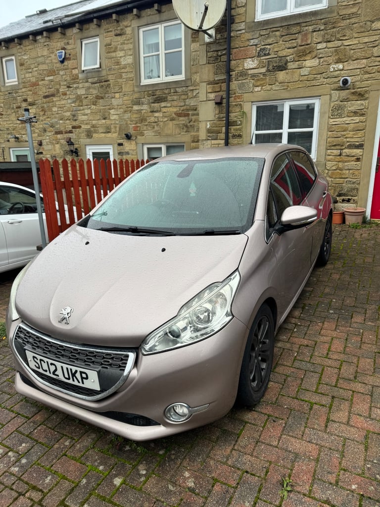 Peugeot, 208, Hatchback, 2012, Manual, 1397 (cc), 5 doors