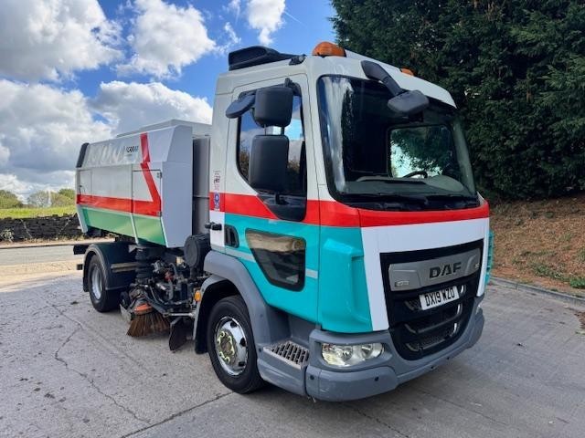 image for 2019 19  DAF LF 180 E6 LHD Scarab Merlin dual sweep road sweeper