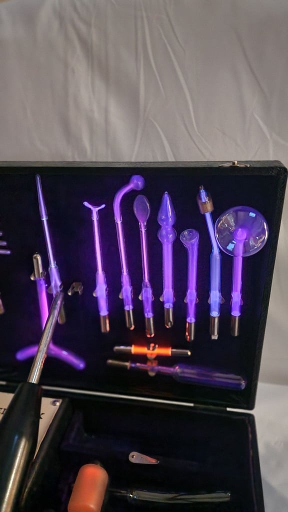 Restored Helio Lux Violet Ray,  Tesla Healing Device