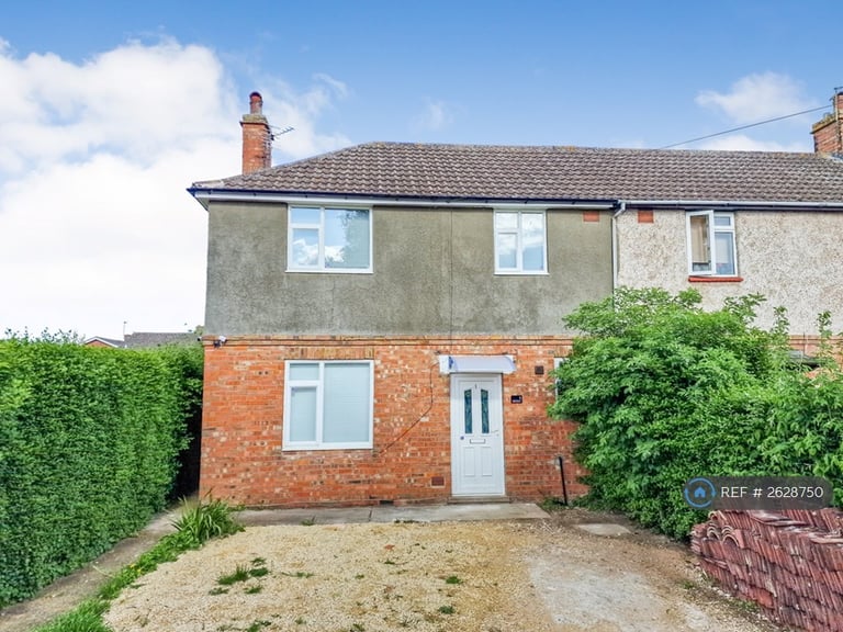 image for 3 bedroom house in East Avenue, Grantham, NG31 (3 bed) (#2628750)
