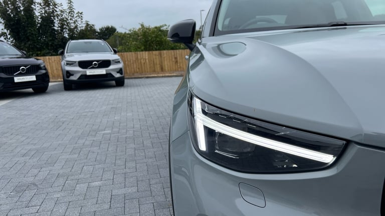 2025 Volvo XC40 2.0 B3P Ultra Dark 5dr Auto Petrol Estate Estate Petrol Automatic
