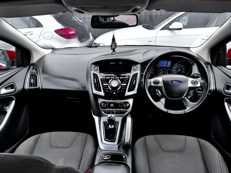 2011 Ford Focus 1.6 TDCi Titanium Euro 5 (s/s) 5dr HATCHBACK Diesel Manual