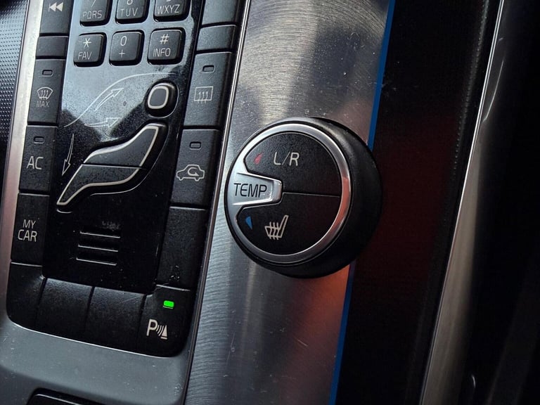 VOLVO V40 2.0 D4 R-Design Euro 6 (s/s) 5dr 2015