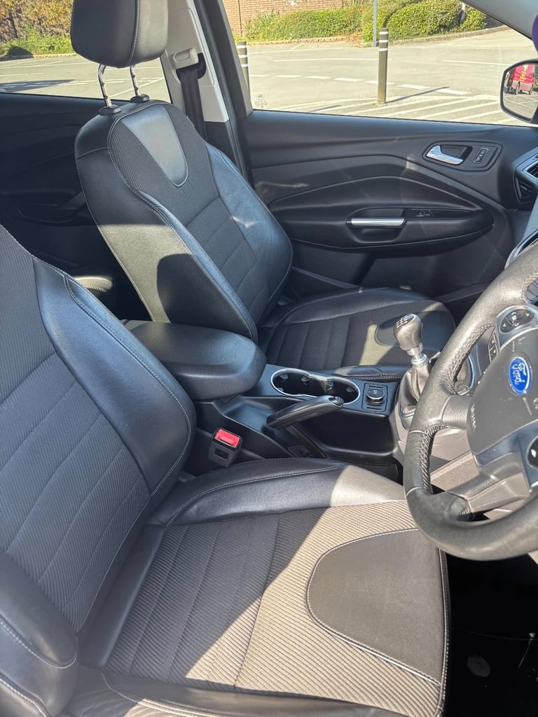 * TOP SPEC * 2016 FORD KUGA 2.0 TDCI TITANIUM SPORT SUV 150 BHP 6 SPEED MANUAL EURO 6 *