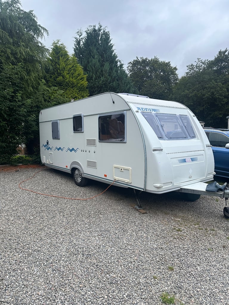 Adria Adora 532uk 2006 6 Berth lightweight caravan 