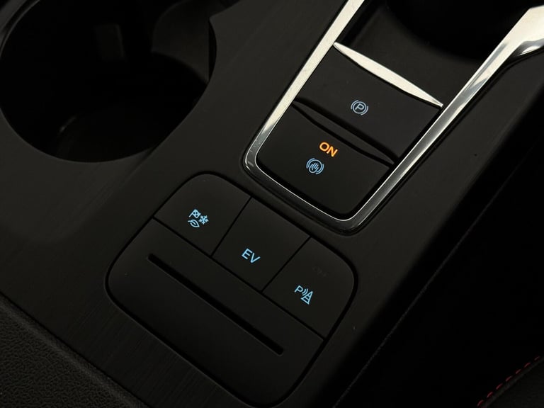 2022 Ford Kuga 2.5 EcoBoost Duratec 14.4kWh ST-Line CVT Euro 6 (s/s) 5dr HATCHBACK Petrol/Electri...