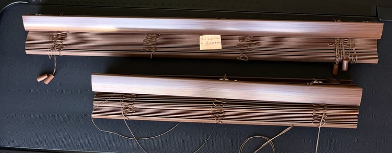 2x Faux wooden blinds - American walnut 