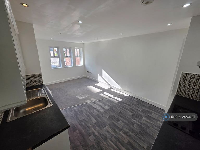 2 bedroom flat in King Edward Street, Normanton, WF6 (2 bed) (#2650727)