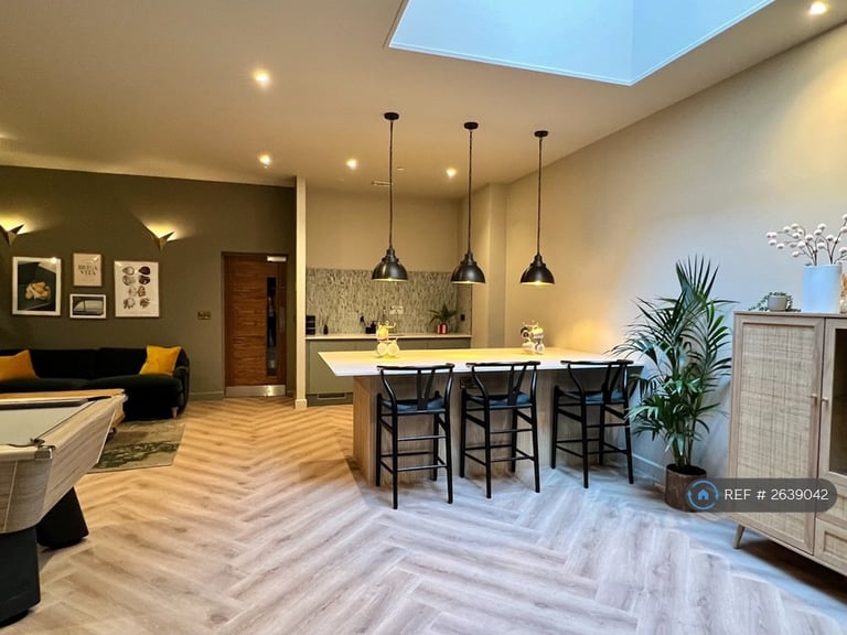 1 bedroom flat in Christchurch Road, Bournemouth, BH1 (1 bed) (#2639042)