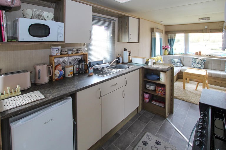 ABI Horizon 2016 static caravan at Combe Haven, nr Hastings E Sussex. 8 berth