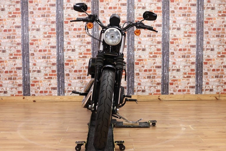 **DEPOSIT TAKEN** 2015 HARLEY XL 883 N SPORTSTER IRON - 4,004 MILES - 1 OWNER